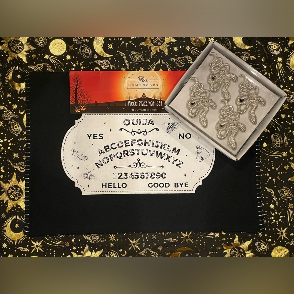 PBS HOME GOODS NWT Halloween 4 Piece Ouija Fabric Placemats & Snake Napkin Rings